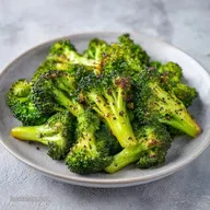 Bite Sized Roasted Broccoli: Crispy