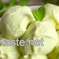 How to Make Mom's Churned Pandan Ice Cream Delight: A Sweet Escape