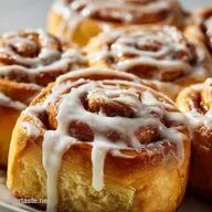Cinnamon Rolls with Icing: Fluffy Overnight Recipe with Cream Cheese Glaze